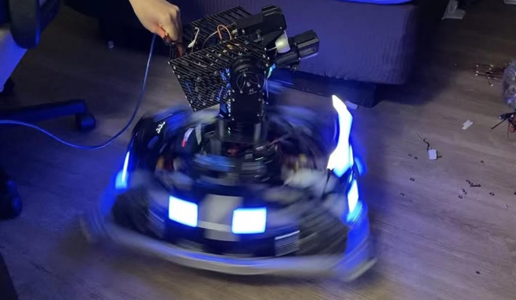 Infantry robot spinning with its gimbal held steady